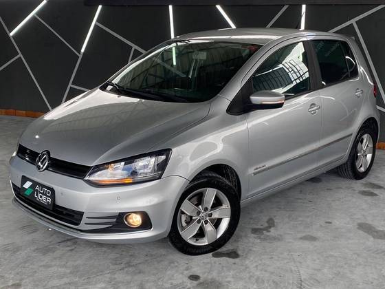 VOLKSWAGEN FOX 1.6 MSI HIGHLINE 16V FLEX 4P AUTOMATIZADO VOLKSWAGEN FOX 1.6 MSI HIGHLINE 16V FLEX 4P AUTOMATIZADO